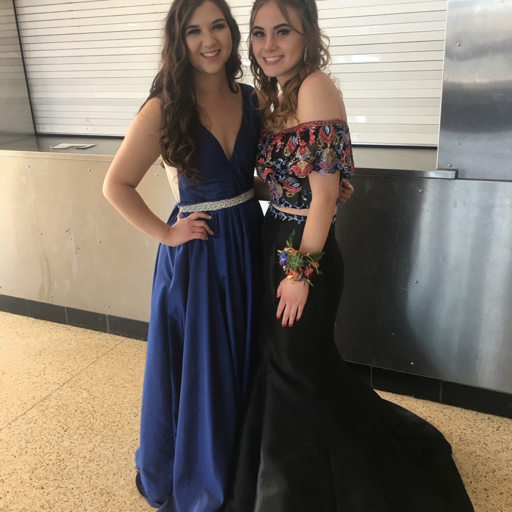 Elegant Blue Evening Gown
